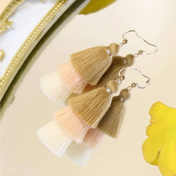 Teal tiered tassel drop earrings never worn - Picture 10 of 13